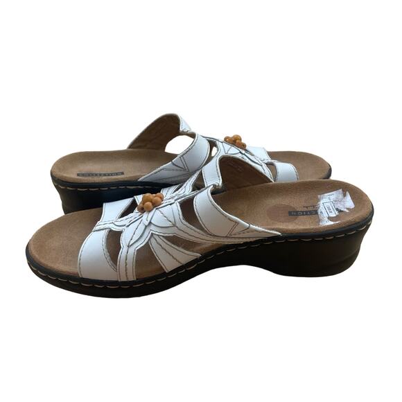 Clarks Lexi Myrtle White Leather Wedge Sandals Flower Size 10 - Picture 2 of 9